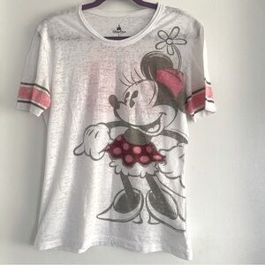 Disney Parks Authentic original white and pink T-shirt. Size Large